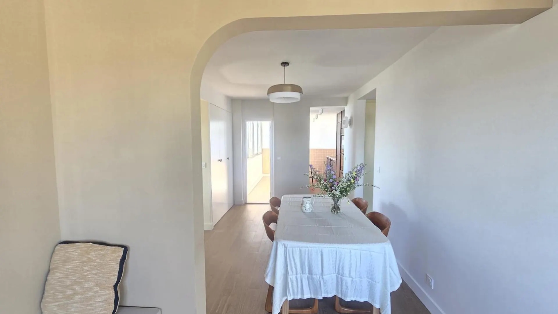 Spacious Apartment Near Belleville Parijs 0*,  Frankrijk