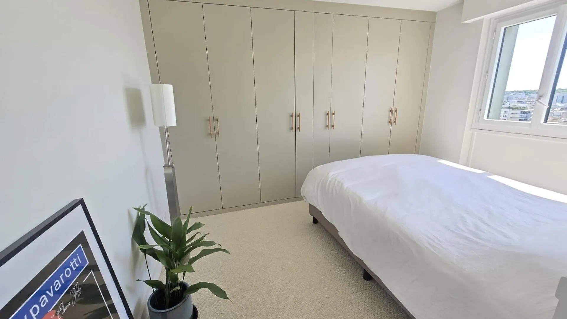 Spacious Apartment Near Belleville Parijs Frankrijk